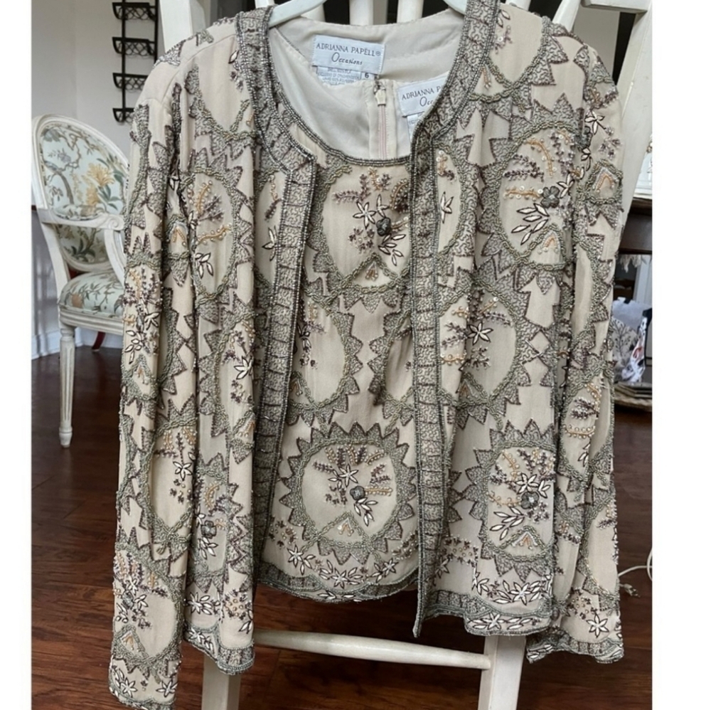 Gorgeous & Elegant Beaded Sleeveless Top and Jacket, Size 6 25% OFF